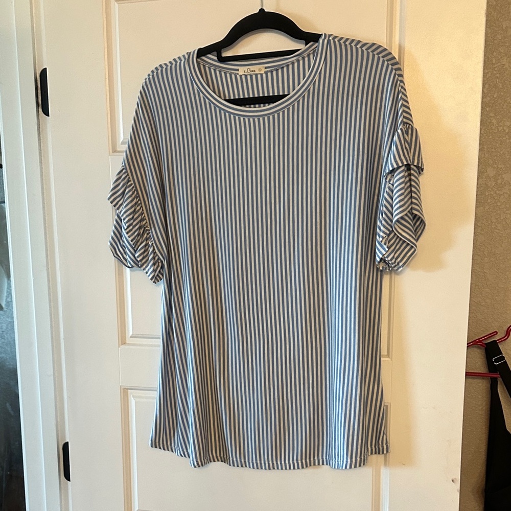 Elegant Blue and White Striped Short Sleeve Top